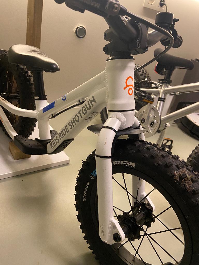 Kids ride shotgun, Fietsen en Brommers, Fietsen | Kinderfietsjes, Ophalen, Zo goed als nieuw, Minder dan 16 inch, Zijwieltjes