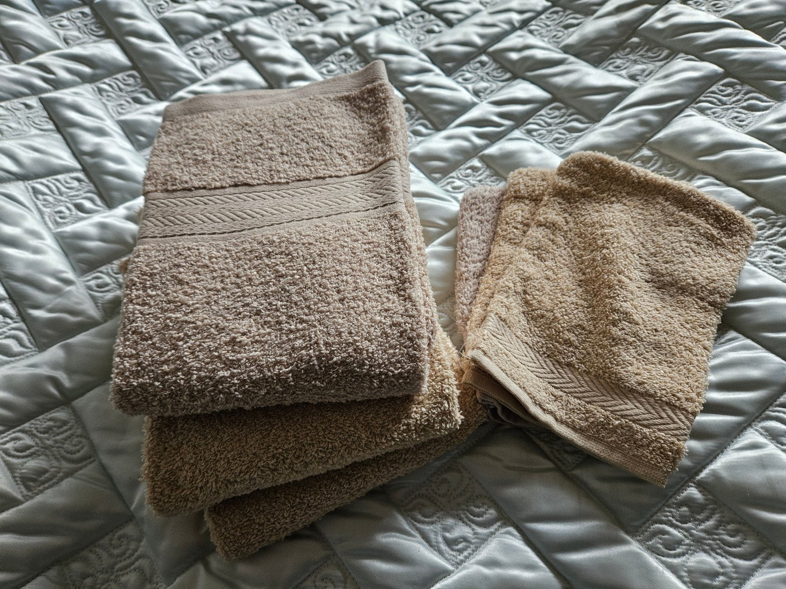 Setje handdoeken 100x50cm met washandje, nieuw, Ophalen of Verzenden