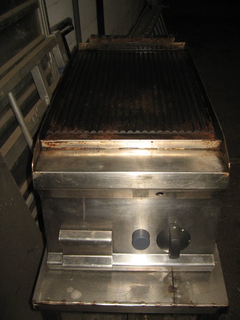GRILL MET RVS TAFEL, Ophalen