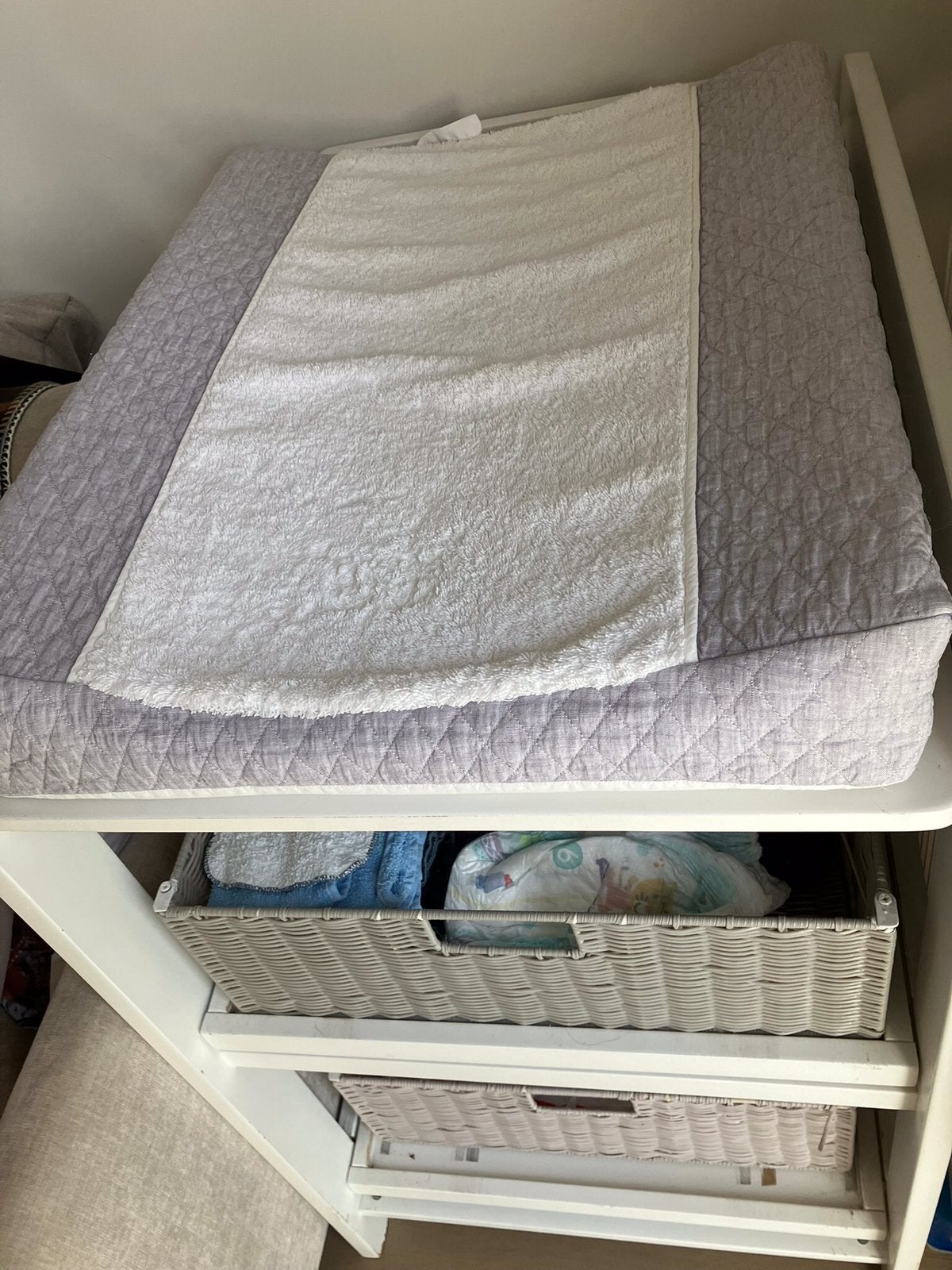 verzorgingstafel baby met kussen en 2 manden, Ophalen, Gebruikt
