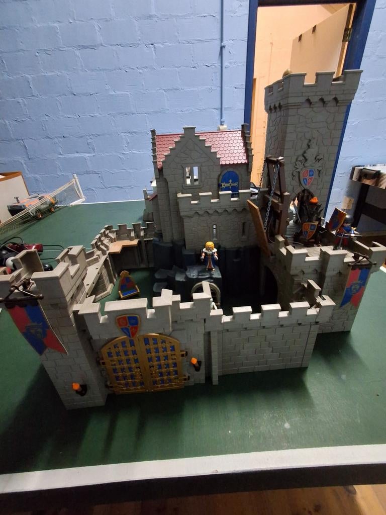 Playmobil ridderkasteel, Ophalen, Zo goed als nieuw