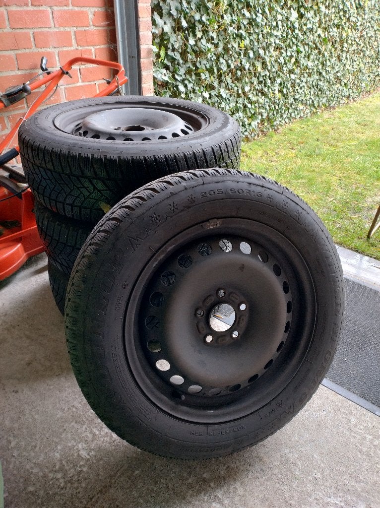4 Winterbanden Dunlop Wintersport - 205/60R16 - 96H, Ophalen, Gebruikt, 16 inch, Banden en Velgen
