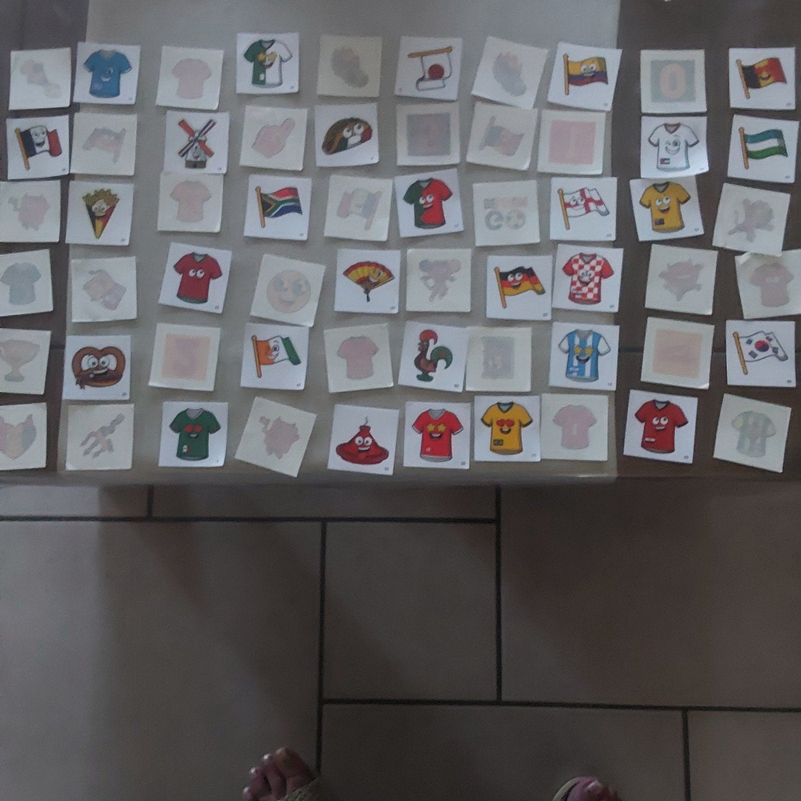 60 verschillende stickers van voetbal van ad delhaize, Enlèvement ou Envoi