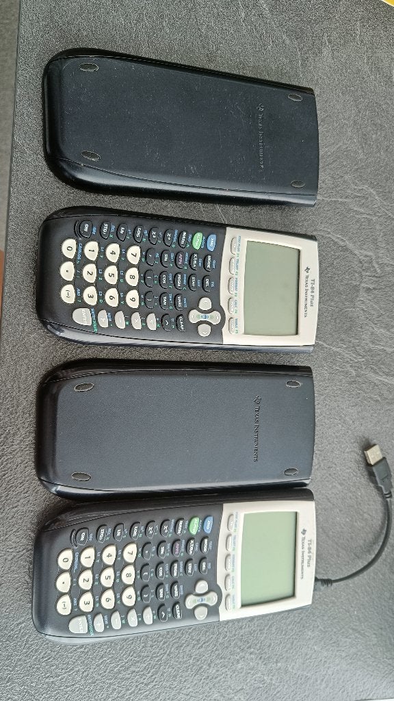 2x Texas Instruments TI 84 plus grafische rekenmachine, Divers, Calculatrices, Enlèvement, Calculatrices graphique, Utilisé