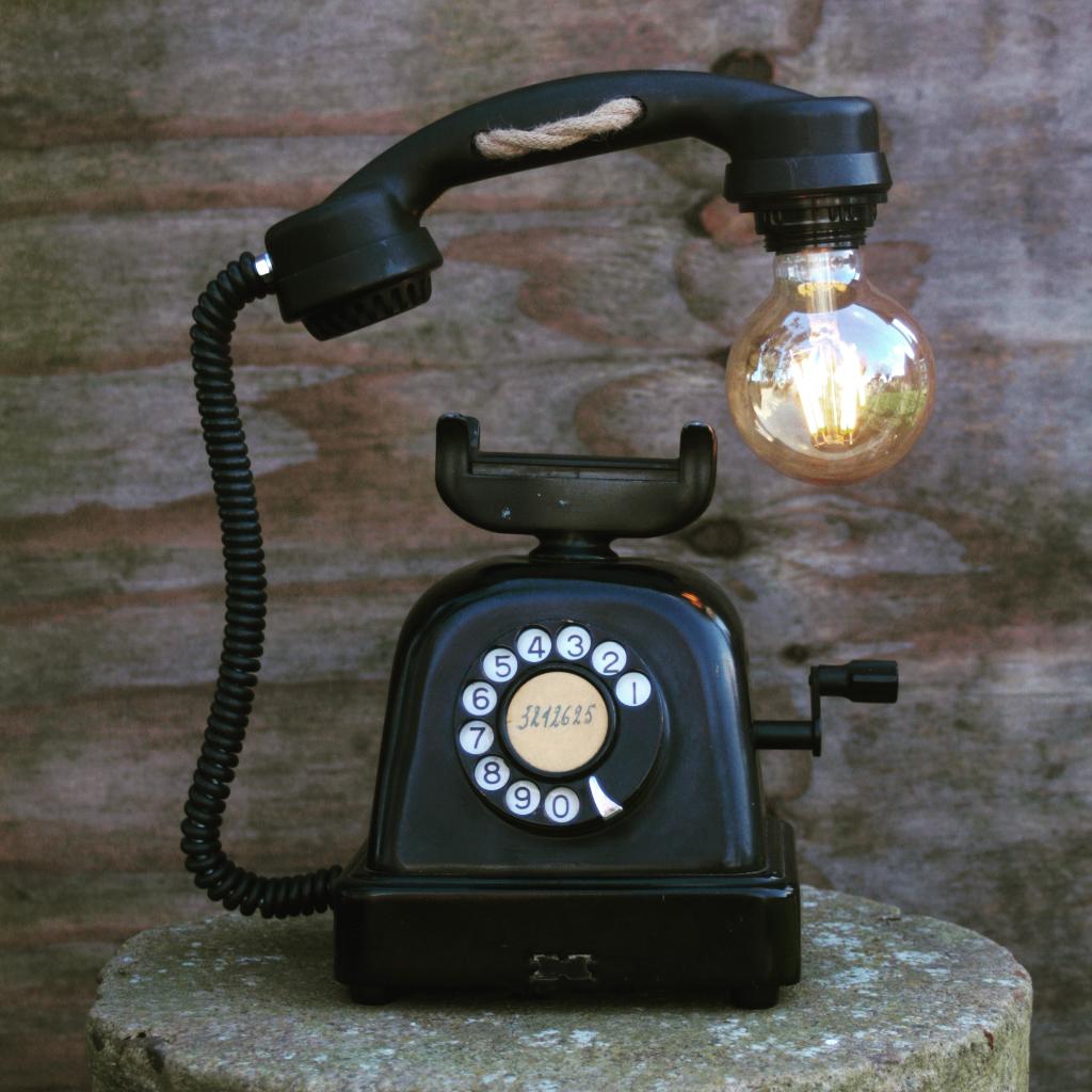 zware oude originele telefoonlamp, Ophalen