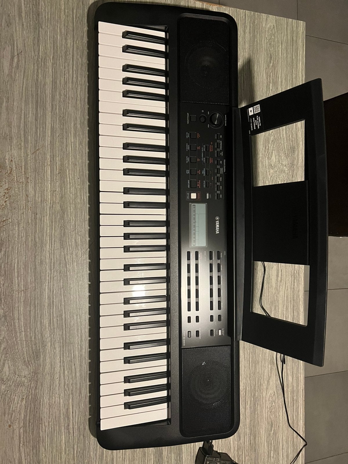 Yamaha PSR-E383, Muziek en Instrumenten, Ophalen, Zo goed als nieuw, 61 toetsen, Yamaha