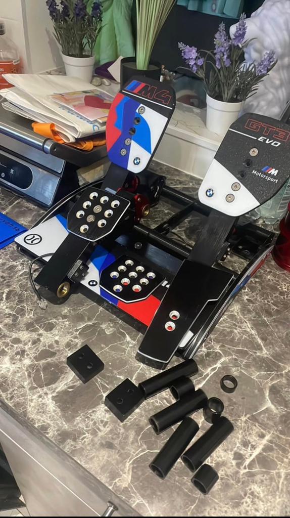 Fanatec clubsport v3 look m4 gt3, Consoles de jeu & Jeux vidéo, Jeux | PC, Comme neuf, Simulation, Enlèvement
