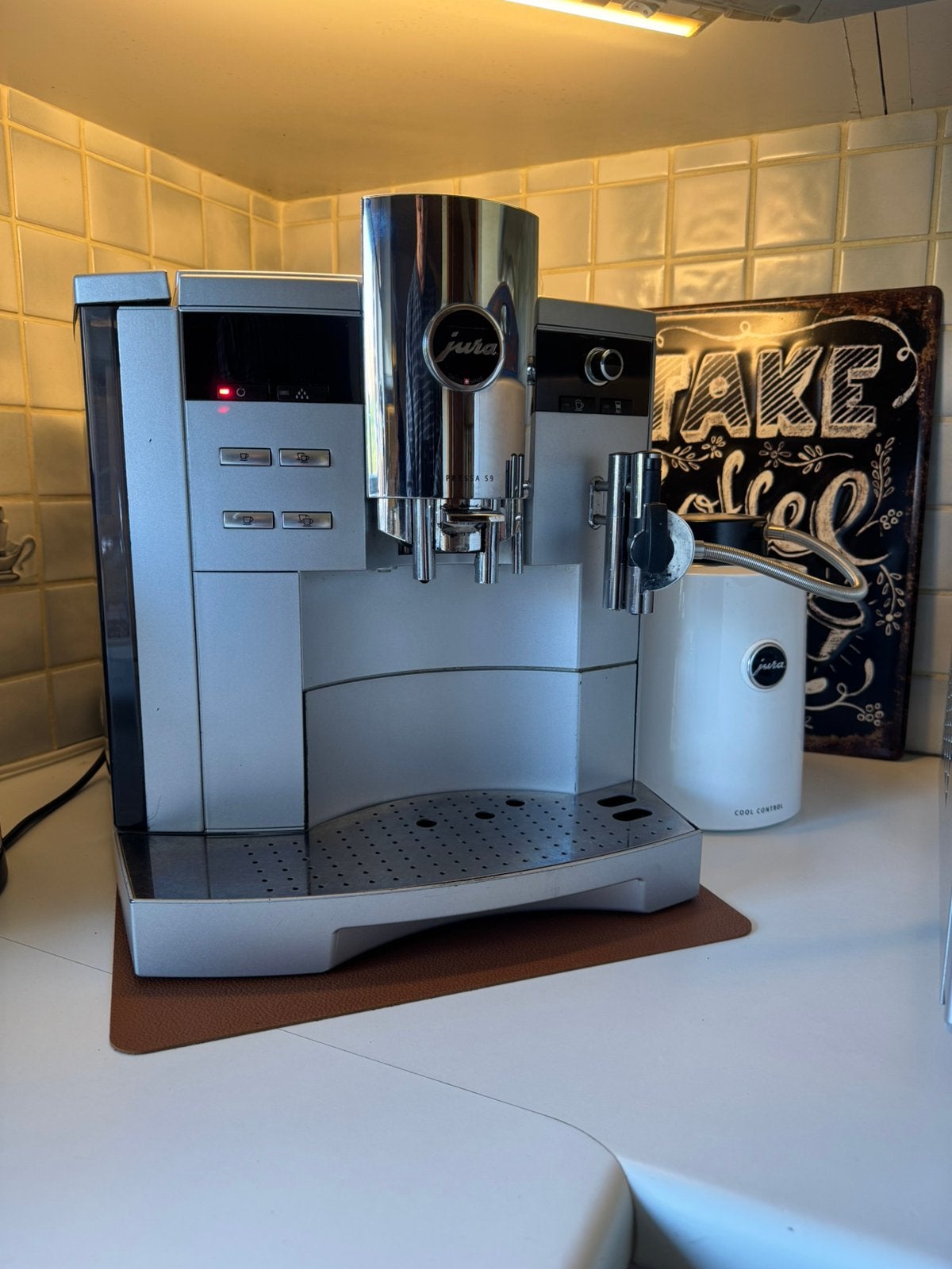 Jura Impressa S9 One Touch Koffiemachine, Elektronische apparatuur, Koffiezetapparaten, Ophalen, Gebruikt, 10 kopjes of meer, Koffiemachine
