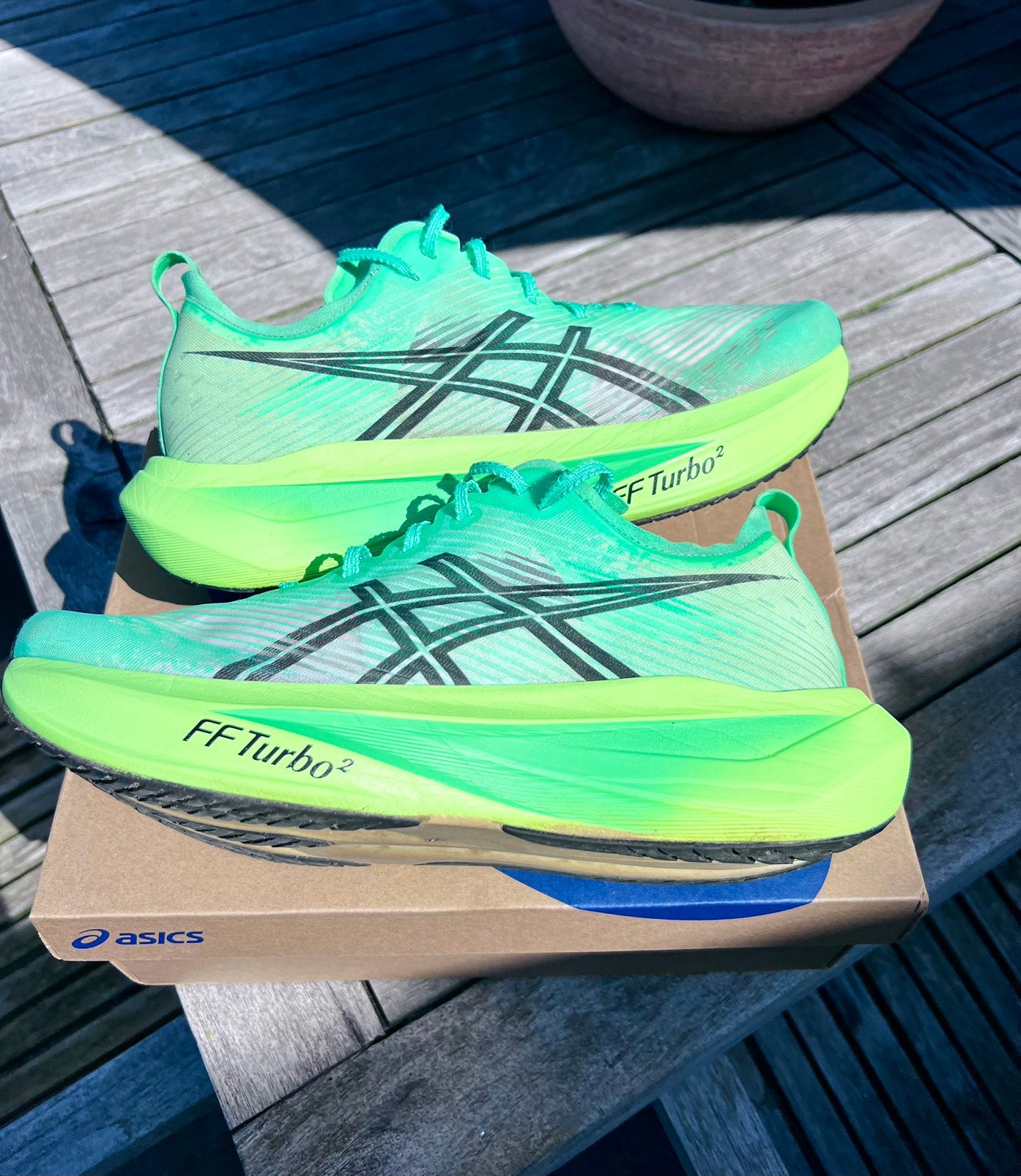 ASICS Megablast taille 44.5, Sports & Fitness, Course, Jogging & Athlétisme, Course à pied, Enlèvement ou Envoi, Chaussures de course à pied