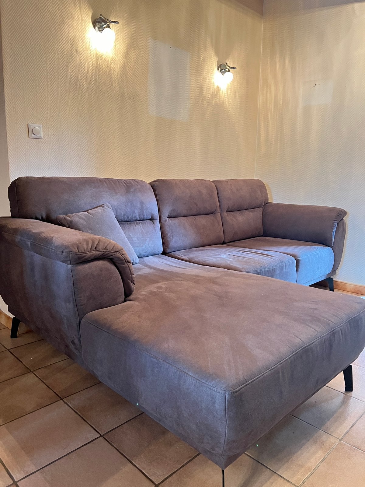 Grand canapé d’angle avec méridienne marron 253 cm 4 places, Maison & Meubles, Enlèvement, Utilisé
