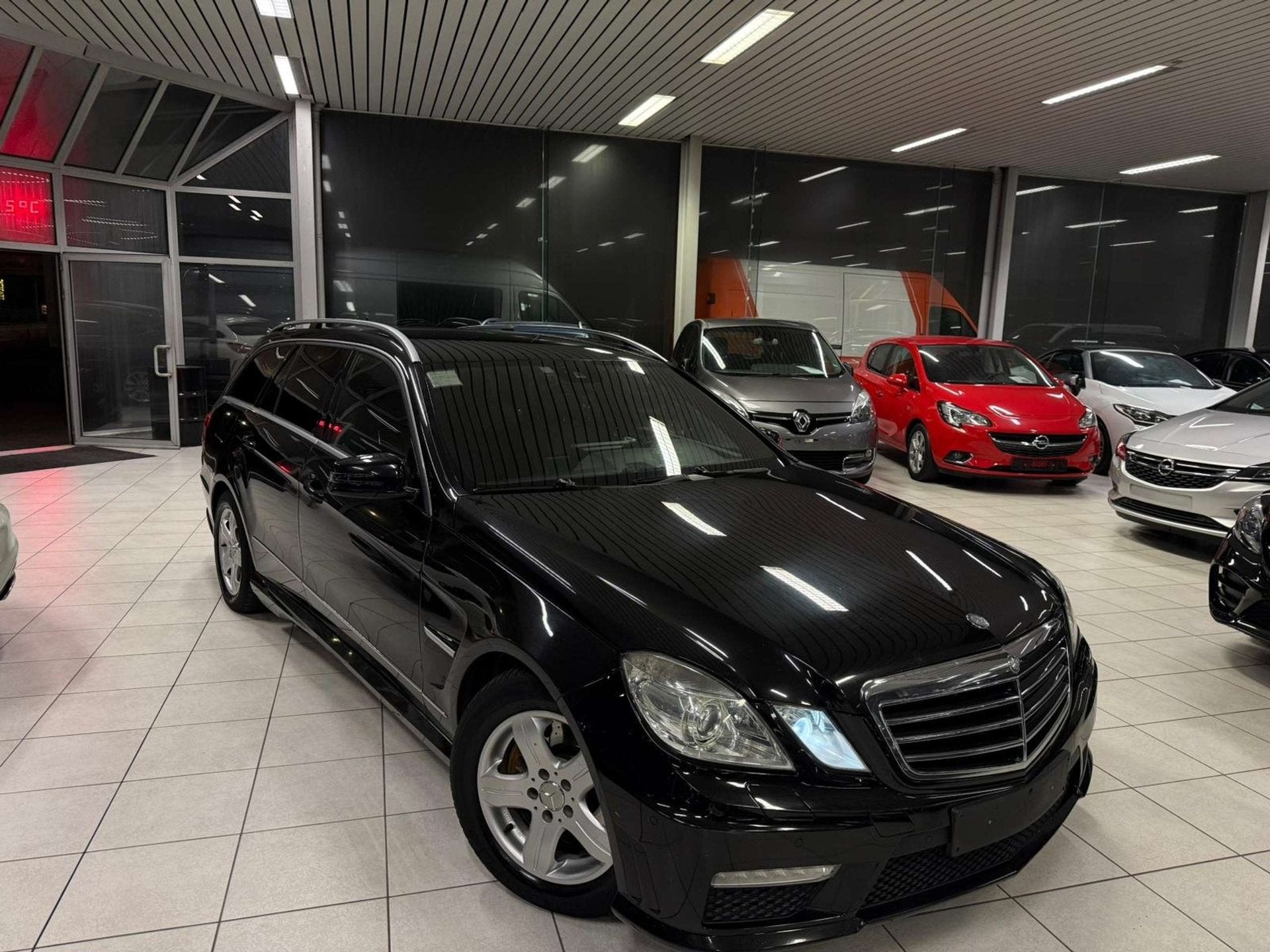 Mercedes-benz E 250CDI 2.2D Euro 5 150kW Pack-AMG, Autos, Euro 5, Achat, 5 portes, https://public.car-pass.be/vhr/94024291-307d-414f-b3c2-6361d24998d2