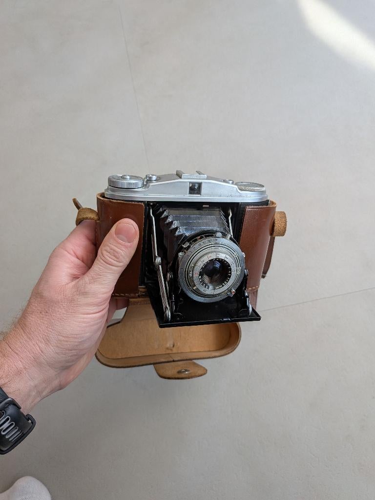 Agfa Isolette 2 vouwcamera, Ophalen