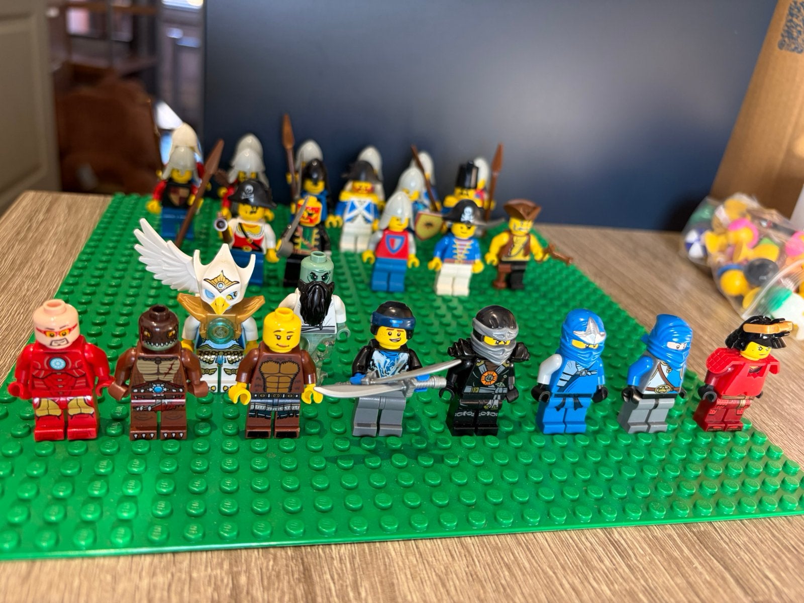 220 Lego minifiguren, Kinderen en Baby's, Ophalen, Zo goed als nieuw, Lego, City