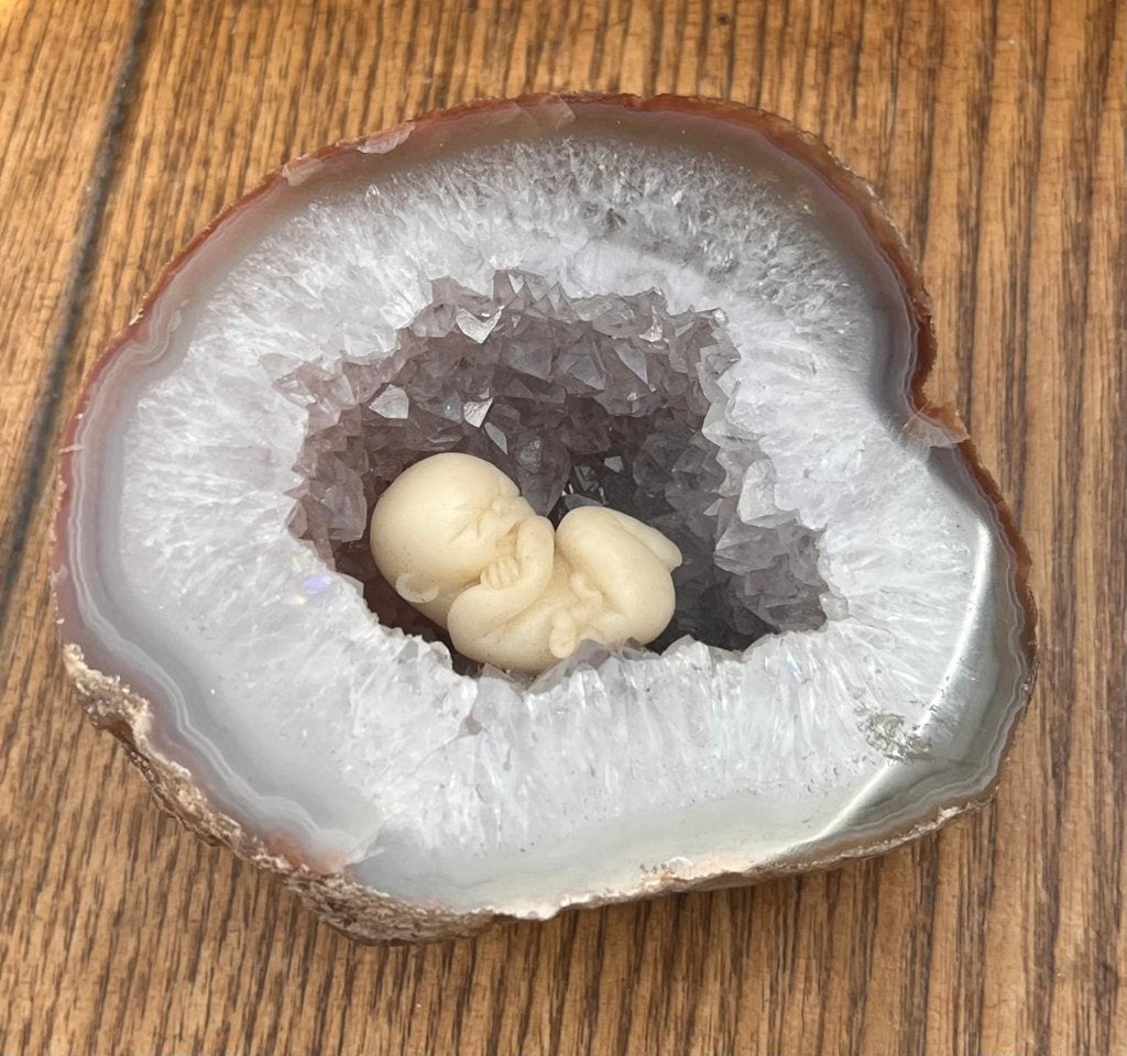 Natuurlijke Agaat Geode met Babyfiguurtje, Ophalen of Verzenden, Mineraal