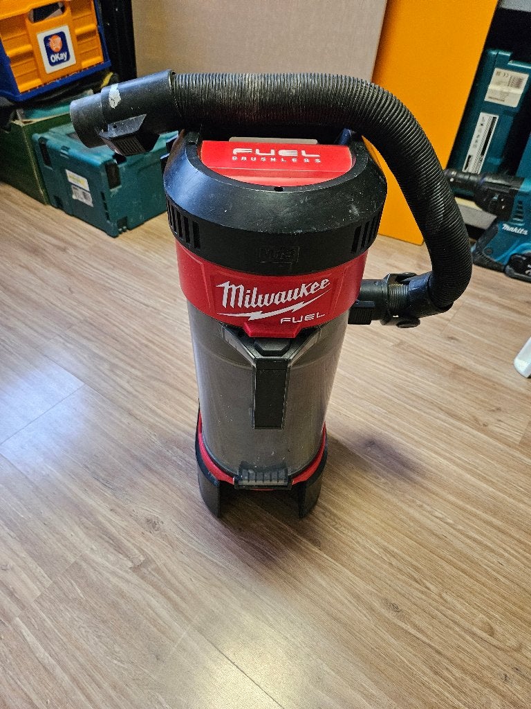 Milwaukee stofzuiger M18 FBPV FUEL rugzak accu-stofzuiger, Doe-het-zelf en Bouw, Ophalen, Zo goed als nieuw, Overige typen, Milwaukee