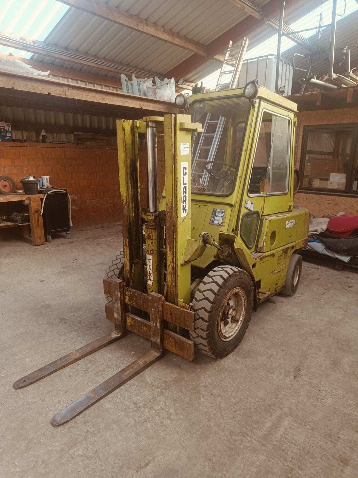Heftruck gas clarck, Zakelijke goederen, Machines en Bouw | Heftrucks en Intern transport, Ophalen, Heftruck