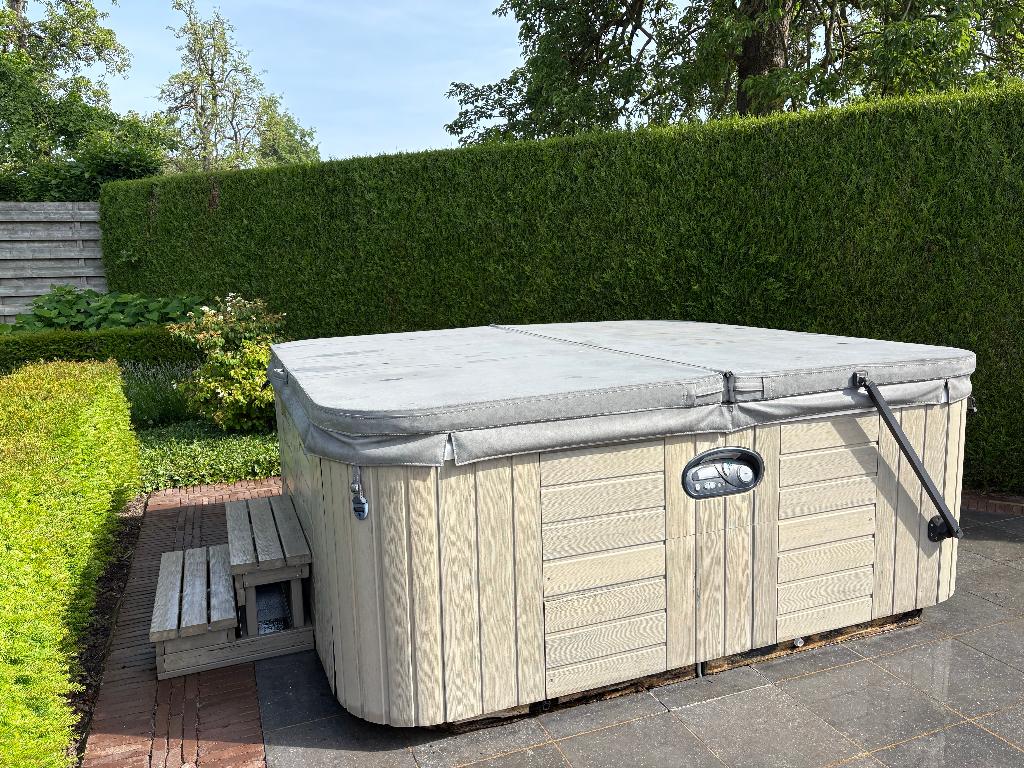 Hotspring Summit Jacuzzi (8 pers.), Tuin en Terras, Overige Tuin en Terras, Ophalen