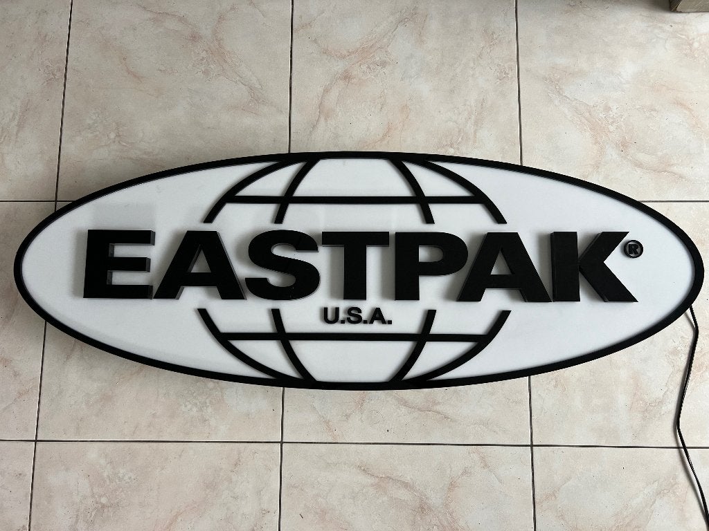 EASTPAK verlicht bord, Ophalen, Zo goed als nieuw, Reclamebord