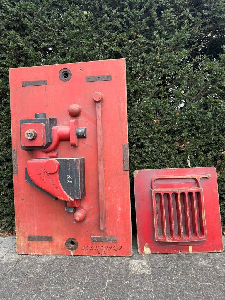VINTAGE INDUSTRIËLE MALLEN, Antiek en Kunst, Ophalen