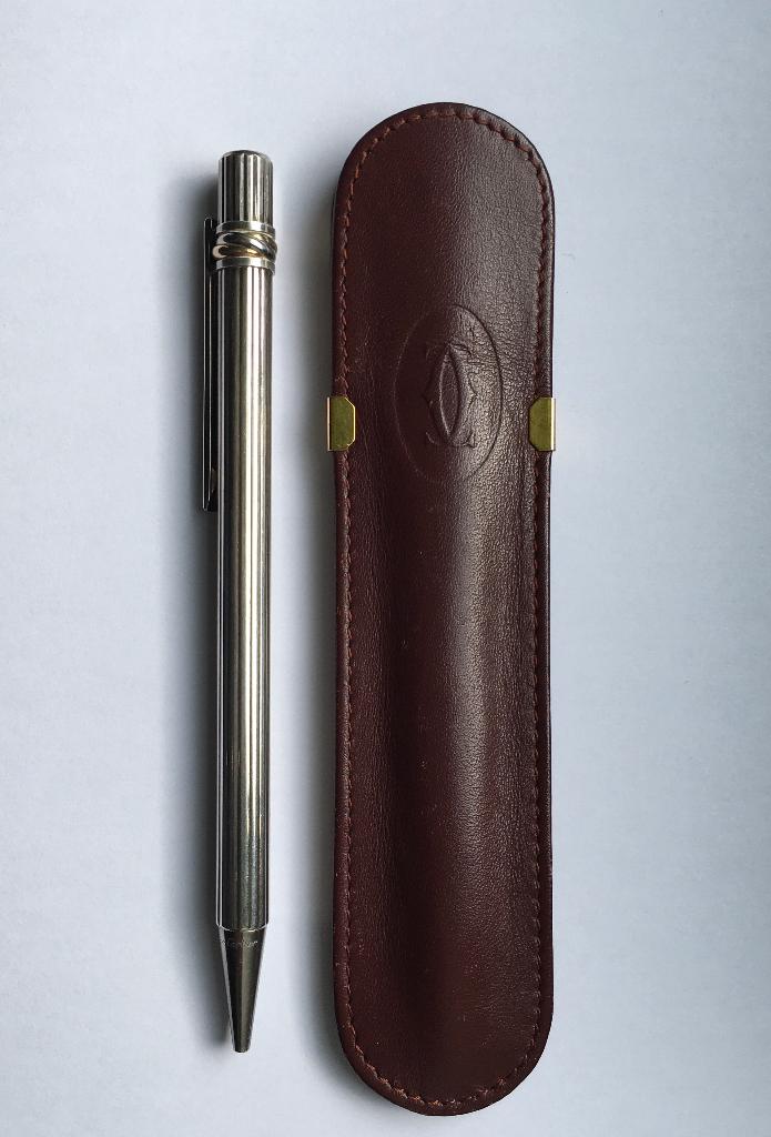Stylo à bille Cartier Trinity Silver, outil d'écriture, Collections, Enlèvement ou Envoi, Utilisé, Stylo à bille, Autres marques