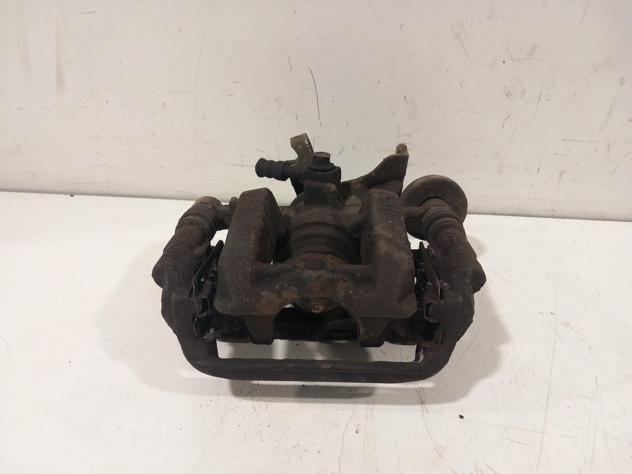 Remklauw links achter Opel Zafira, Onderdelen@venauto.nl, Van der Ven Autorecycling B.V., Ettenseweg 76, 4706 PB Roosendaal, The Netherlands