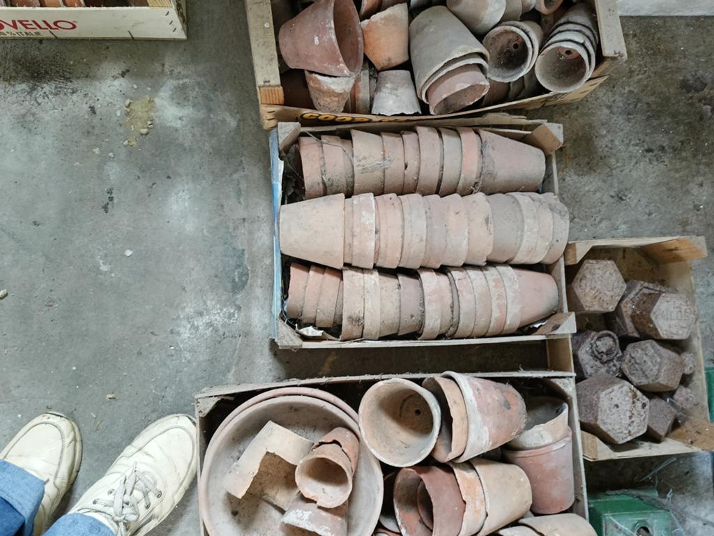 Pots de fleurs de différentes tailles 
Disponible par pièce, Enlèvement