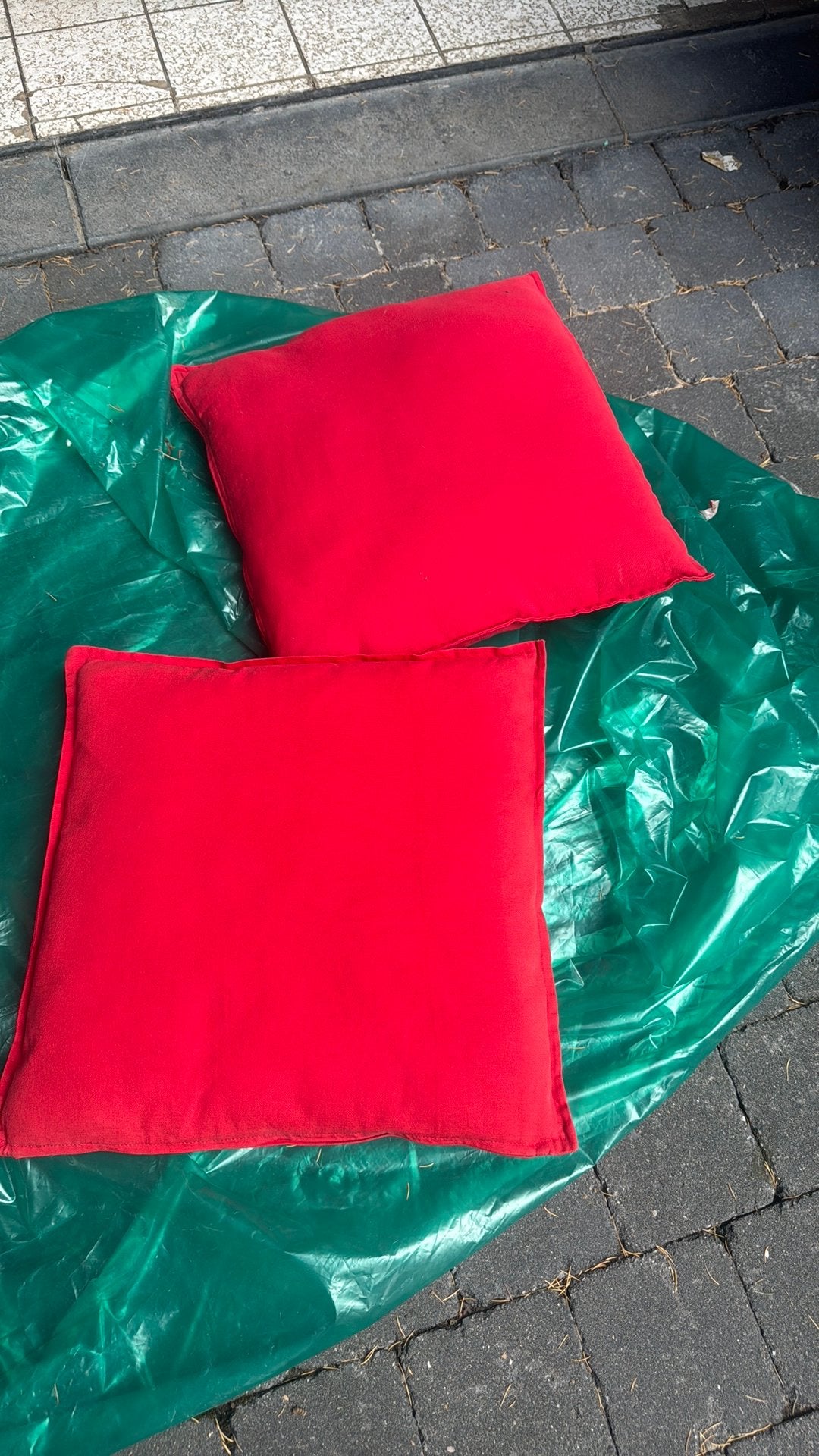 Lot de 2 coussins rouge 50x50, Enlèvement, Utilisé, Rouge