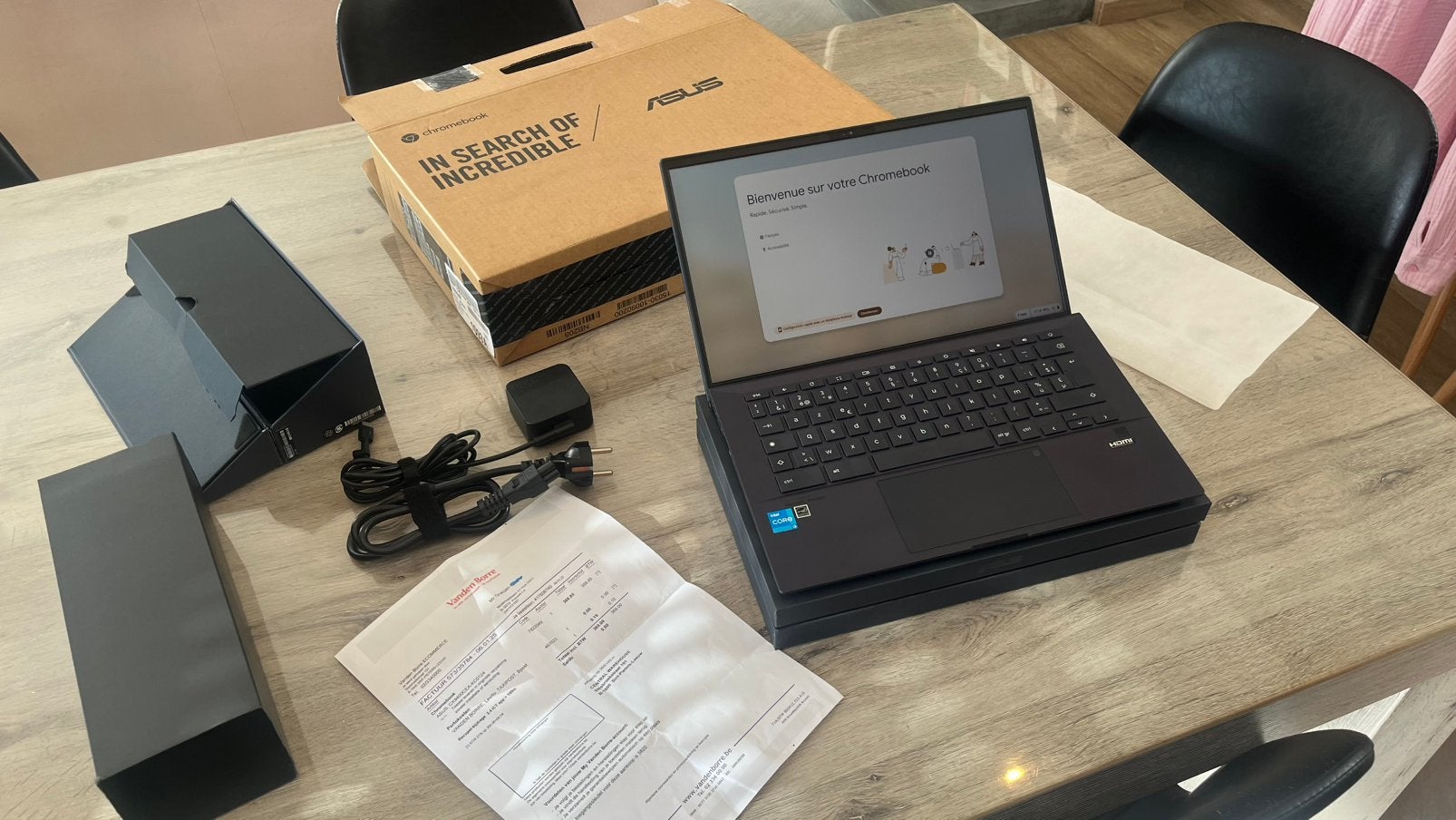 ASUS Chromebook CX9400CE - Nieuwstaat, Computers en Software, Overige Computers en Software, Ophalen of Verzenden, Zo goed als nieuw