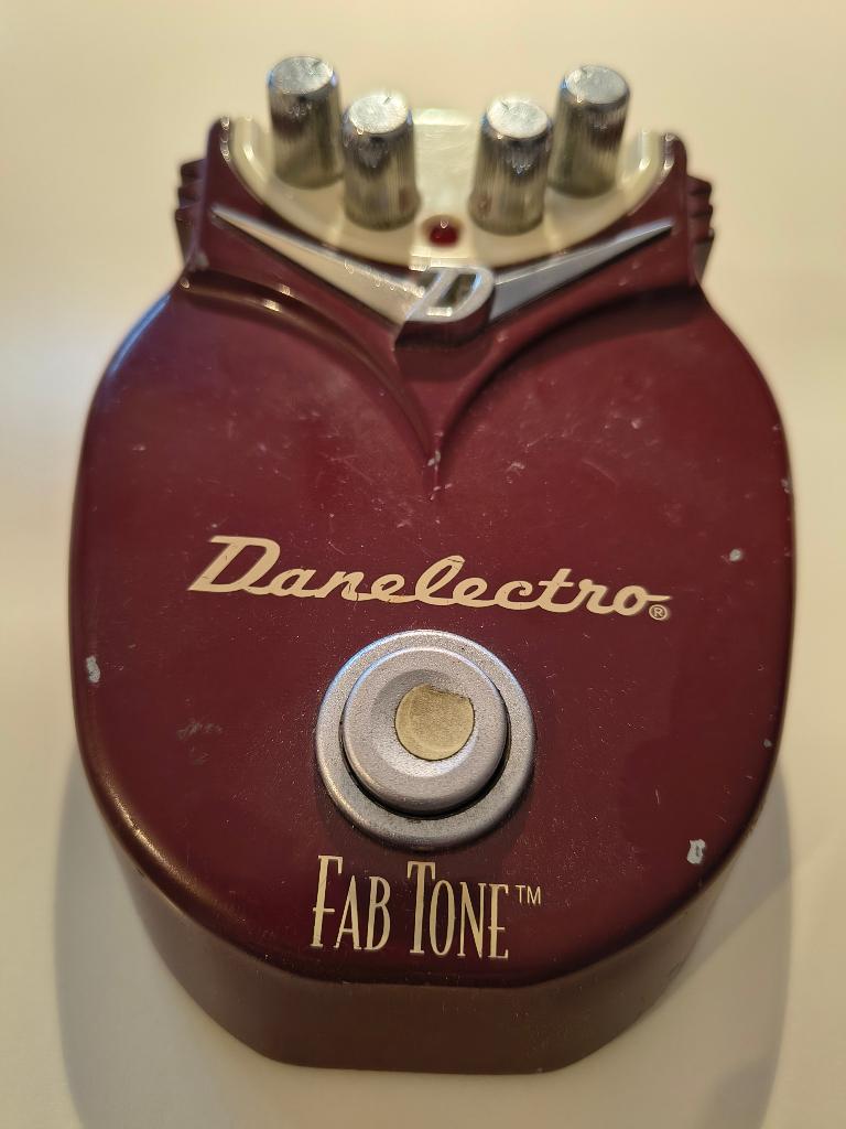 DT-2 Danelectro Fab Tone, Musique & Instruments, Effets, Enlèvement ou Envoi, Utilisé, Distortion, Overdrive ou Fuzz