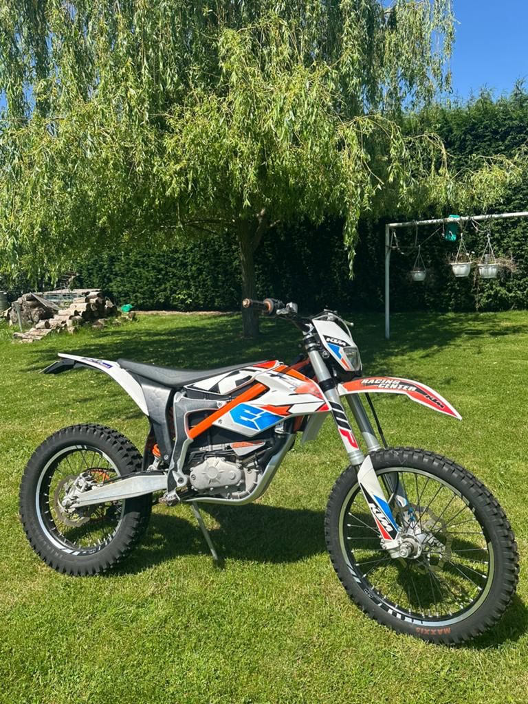 Ktm  freeride électrique 2016 3.9kw, Vélos & Vélomoteurs, Enlèvement, Comme neuf