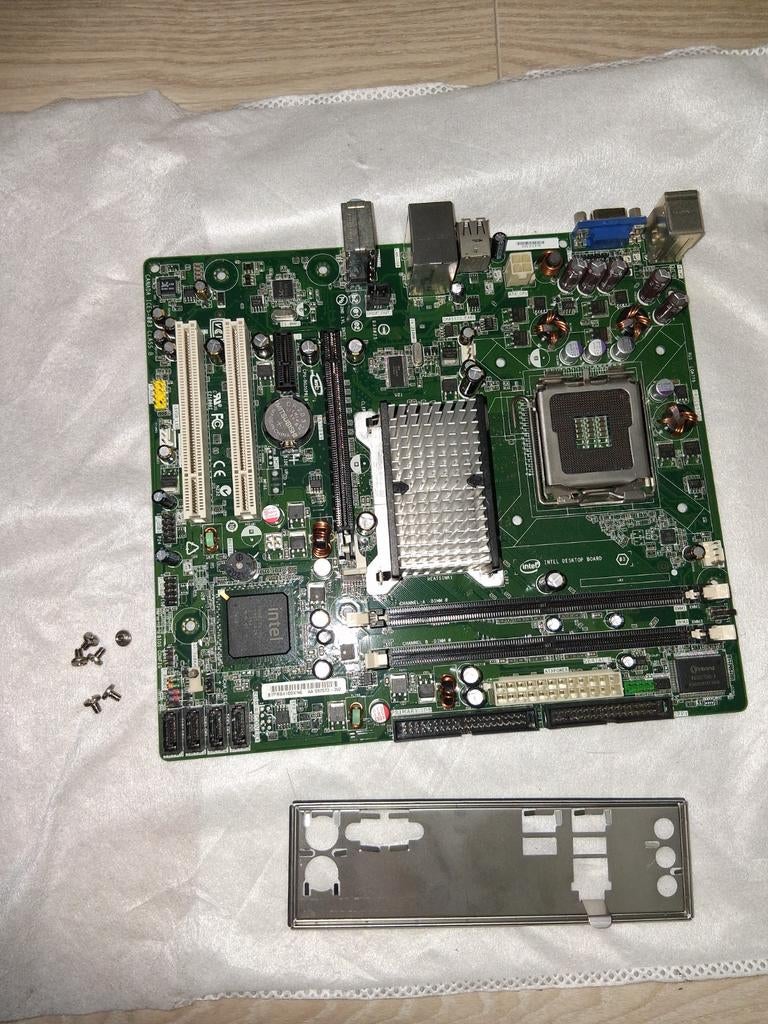 Oud moederbord LGA775 intel, Ophalen, Lga 775, Zo goed als nieuw, DDR2