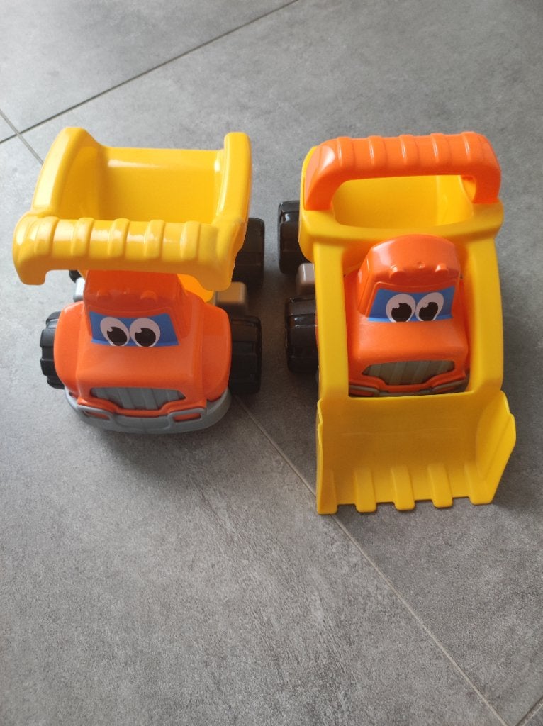 Vrachtwagen en bulldozer, Ophalen, Zo goed als nieuw