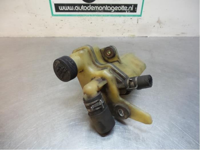 Réservoir d'huile direction assistée d'un Mazda 3 (3 03-), -, 3 mois de garantie, Mazda, Utilisé
