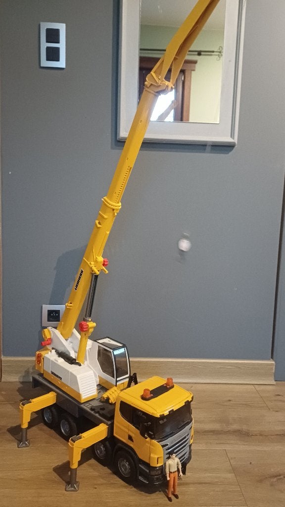 Scania Liebherr Bruder mobiele kraan met figuur, Kinderen en Baby's, Ophalen, Gebruikt