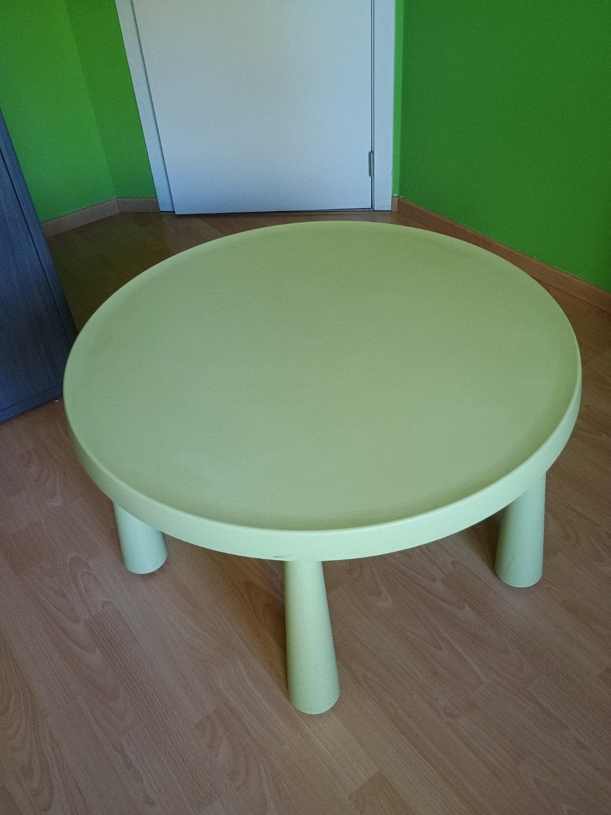 Table ronde IKEA MAMMUT, Enfants & Bébés, Enlèvement, Utilisé