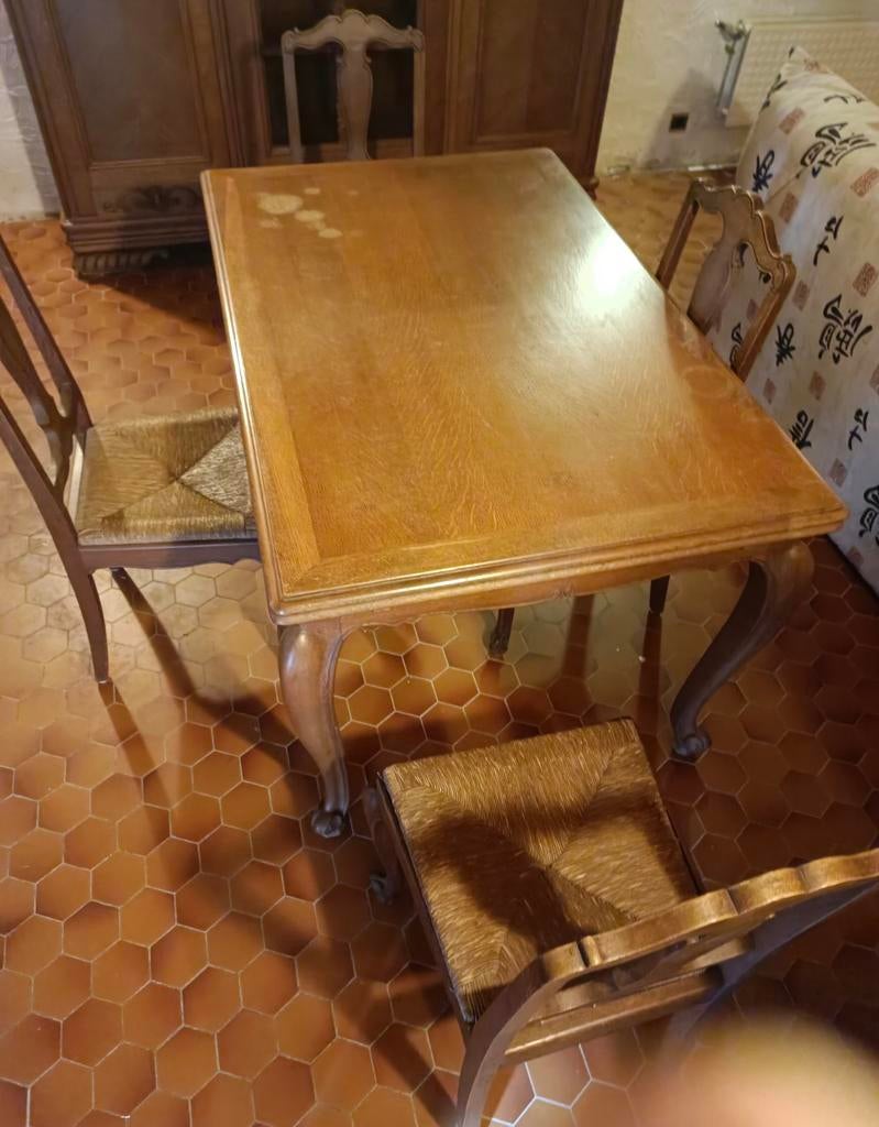 Table de salle à manger et cinq chaises, Enlèvement