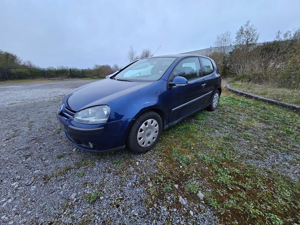 Volkswagen golf 5. 1.4 essence. 177000 km, Auto's, Stof, Zwart, Blauw, Golf