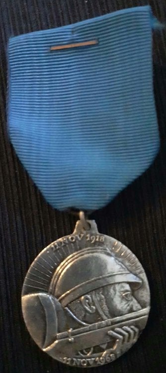 medaille 50eme anniversaire armistice 11/11/1918, Collections, Enlèvement ou Envoi, Armée de terre, Ruban, Médaille ou Ailes