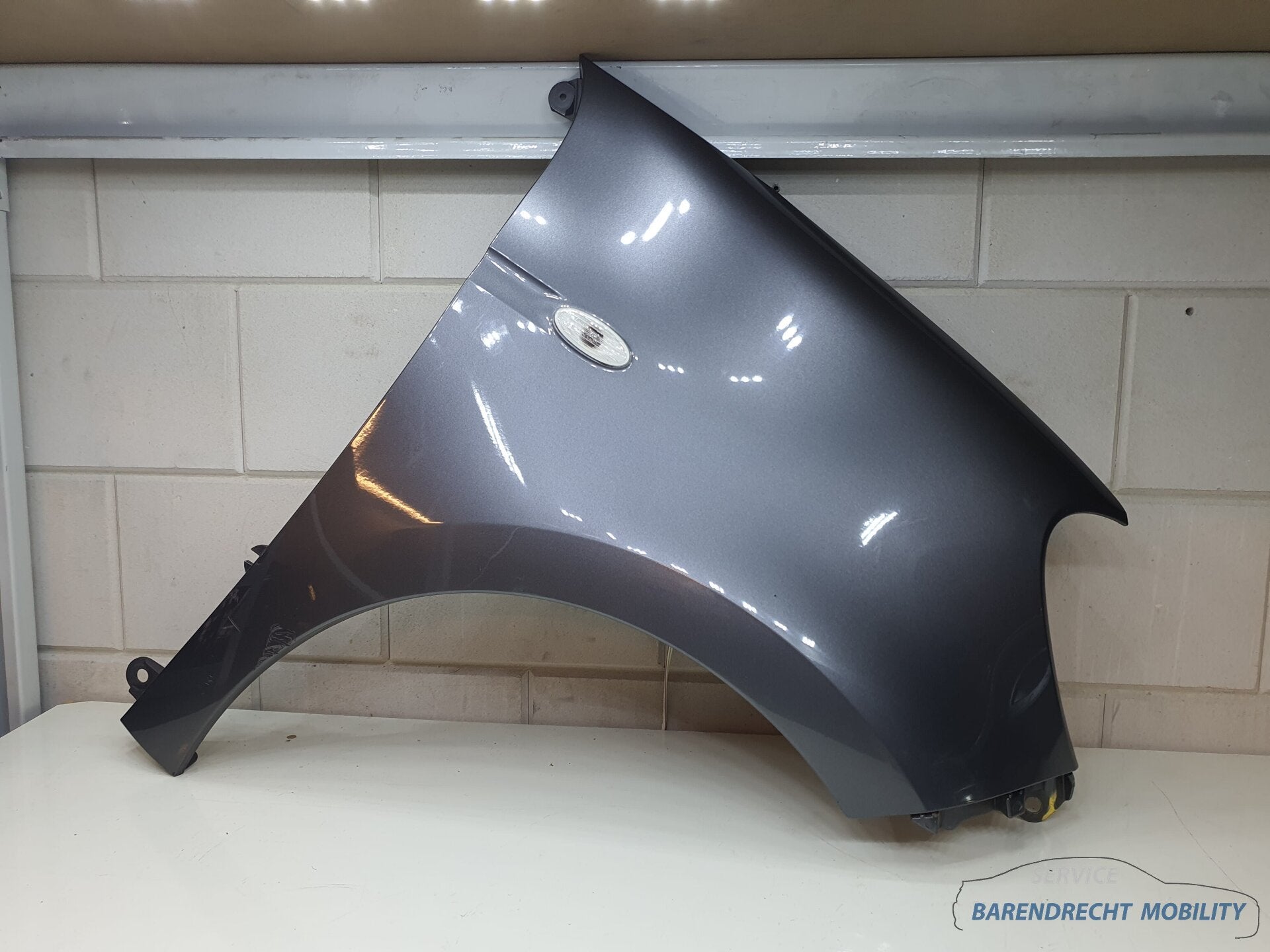 Garde-boue droit pour Smart ForFour 44 W453 C44L Bay Grey Me, Mercedes-Benz AG, Utilisé, Mercedesstrasse 120
70372  Stuttgart, DE