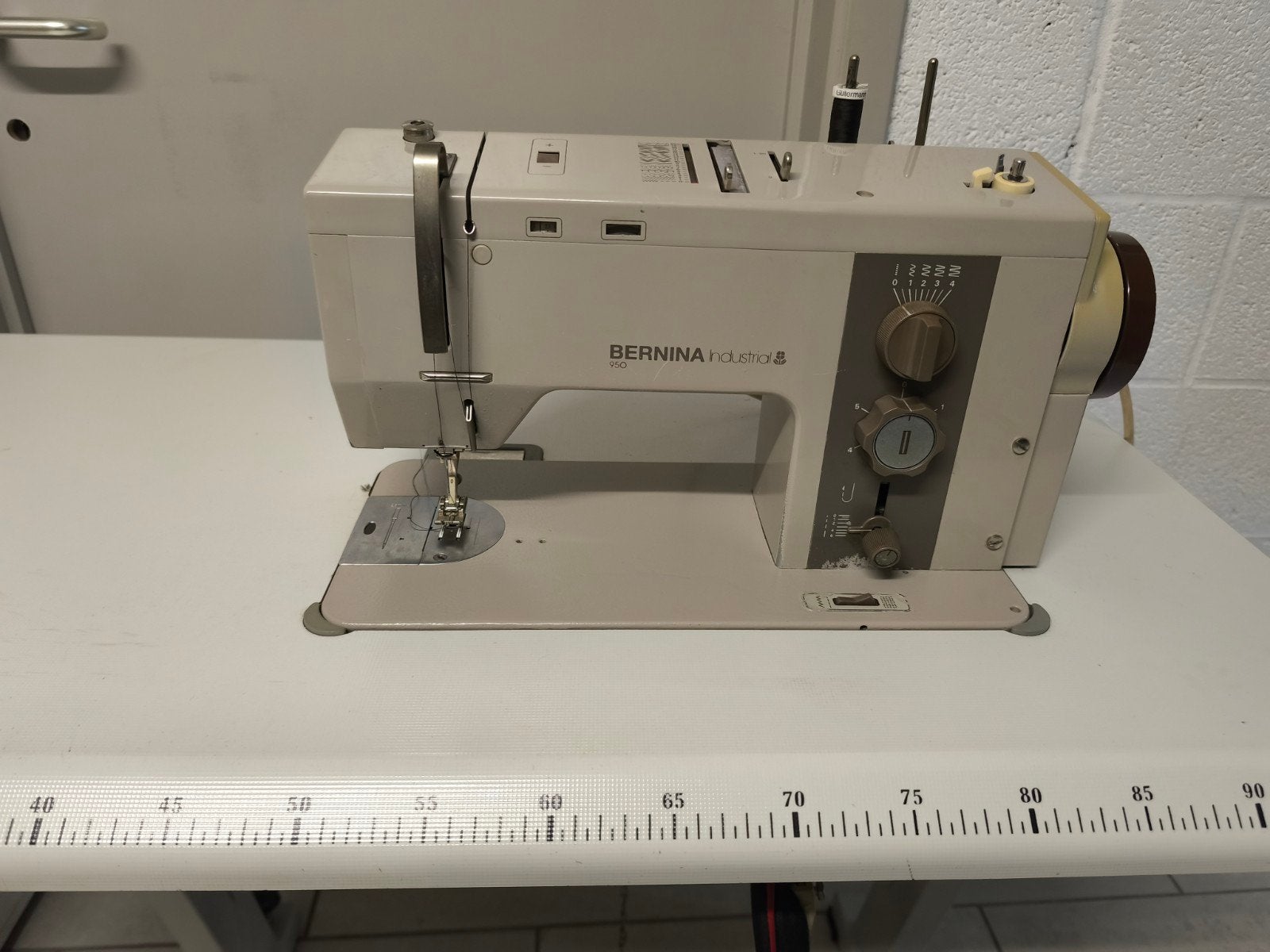 Bernina 950, Hobby & Loisirs créatifs, Bernina, Machine à coudre, Industrie, Enlèvement