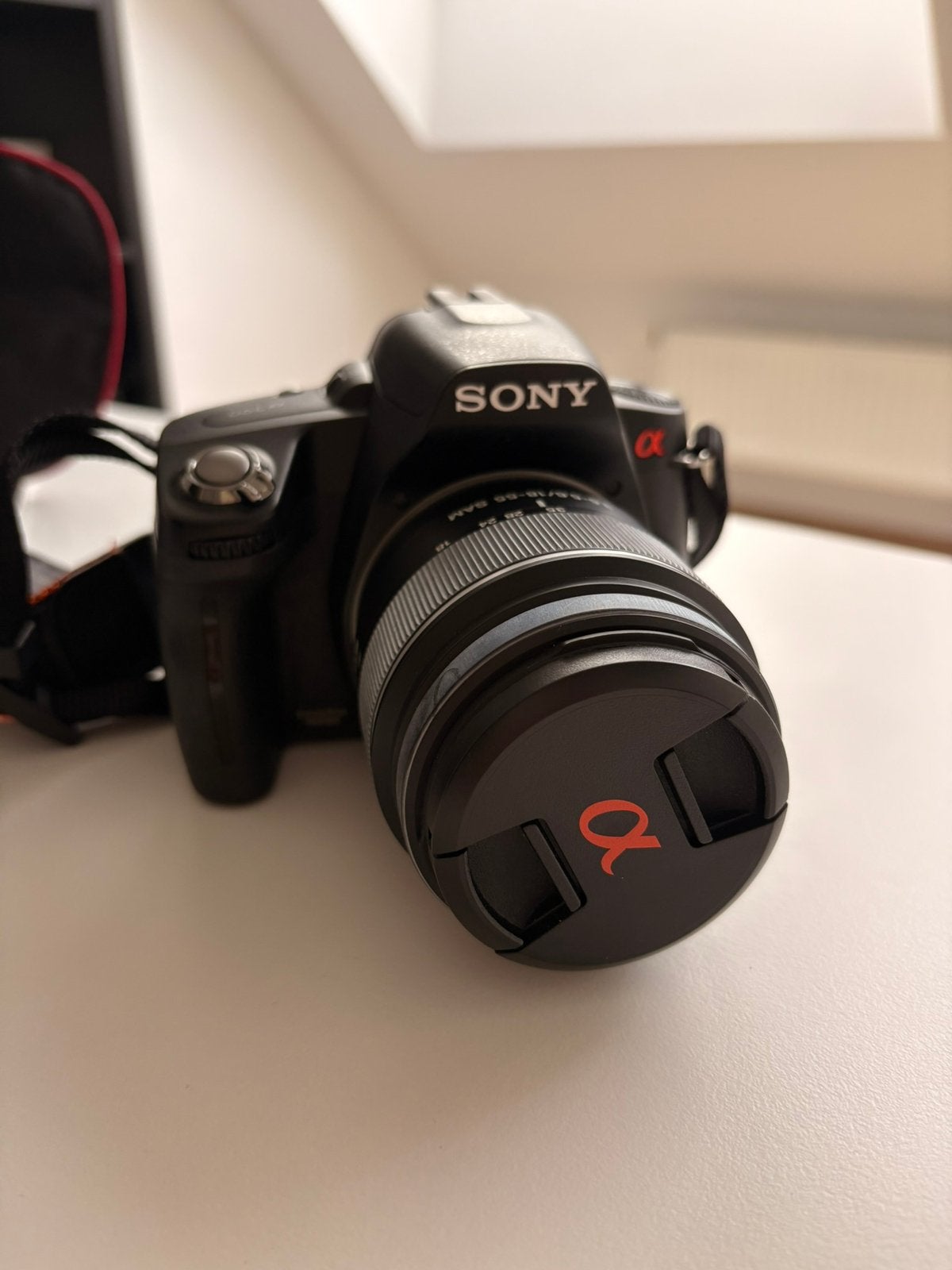 Sony Alpha noir, Enlèvement ou Envoi, 4 à 7 fois, Comme neuf, Batterie