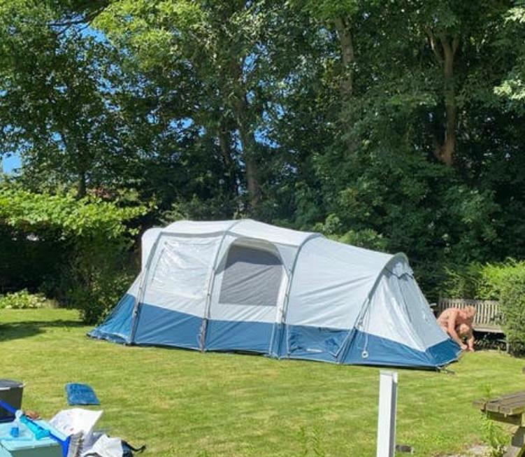 Quechua Arpenaz 6.3 frais et noir, Caravanes & Camping, Enlèvement, Utilisé, Jusqu'à 6