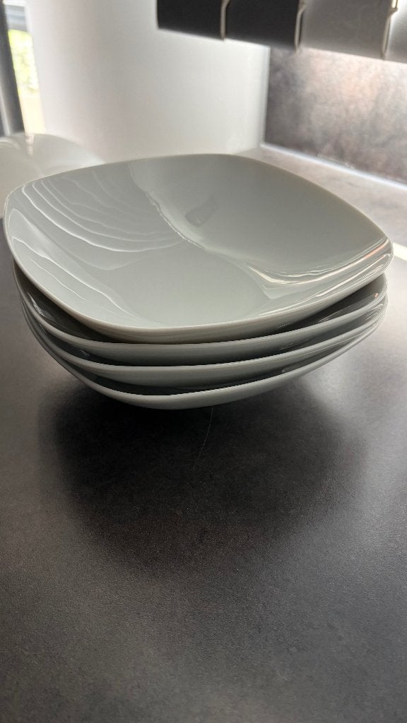 4 Assiettes profondes ikea, Maison & Meubles, Cuisine | Vaisselle, Assiettes(s), IKEA, Comme neuf, Enlèvement