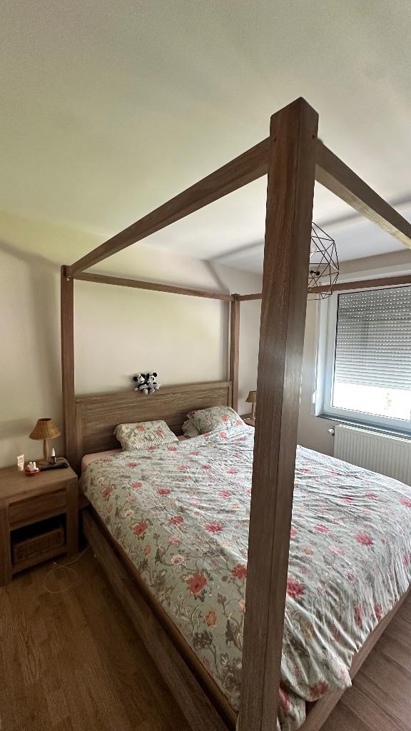 Hemelbed teak + bijhorende nachtkastjes, Huis en Inrichting, Slaapkamer | Bedden, Ophalen, Verstelbaar, Bruin, 210 cm