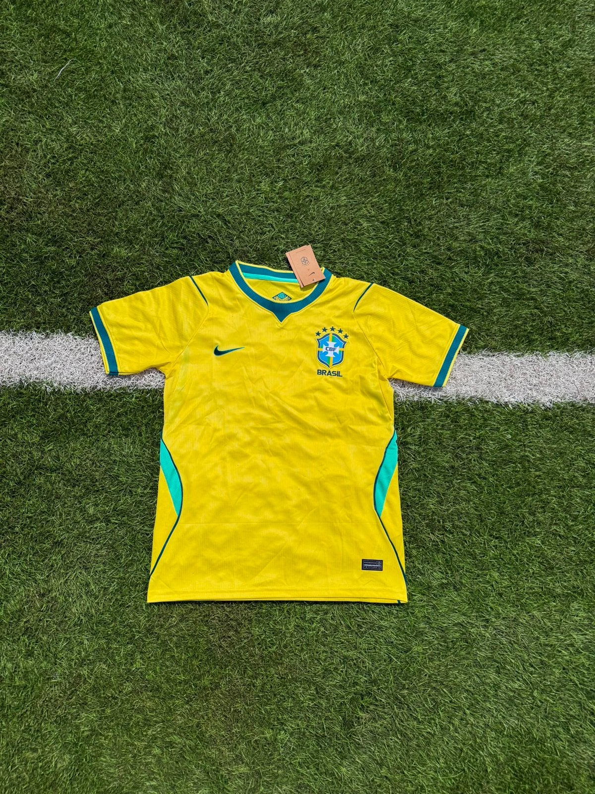 Maillot Brésil  Coupe du monde, Sports & Fitness, Taille M, Enlèvement, Comme neuf, Maillot