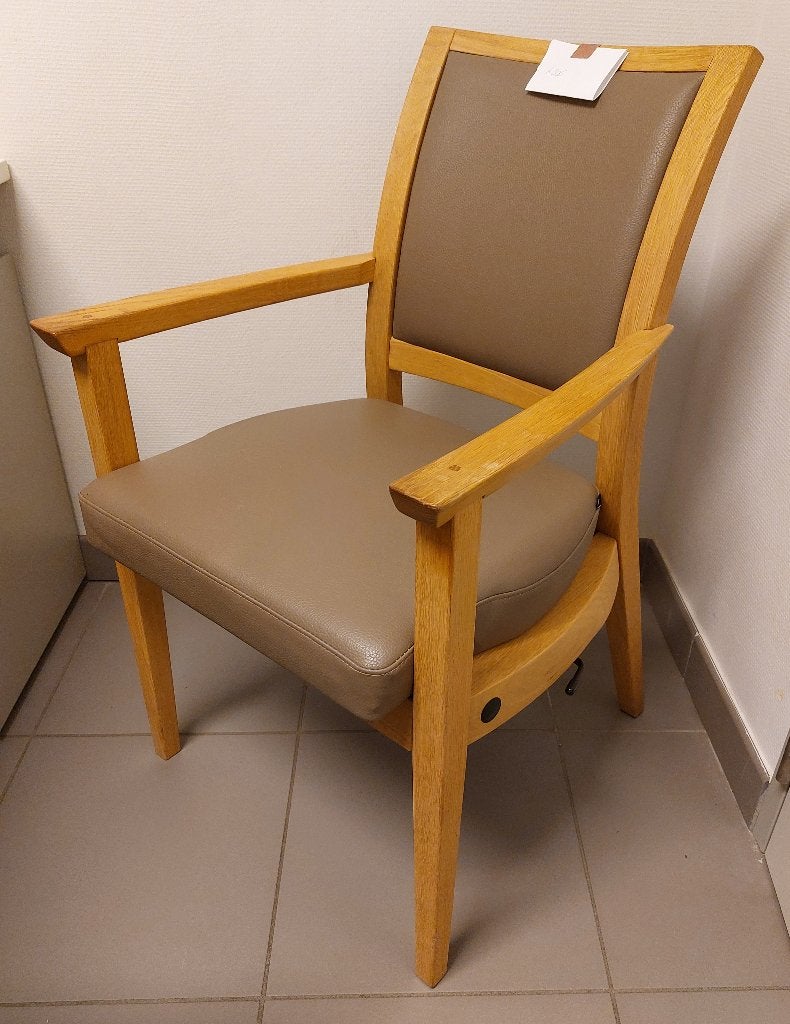 CHAISE AVEC AIDE À LA POSITION DEBOUT, Enlèvement, Comme neuf, Bois