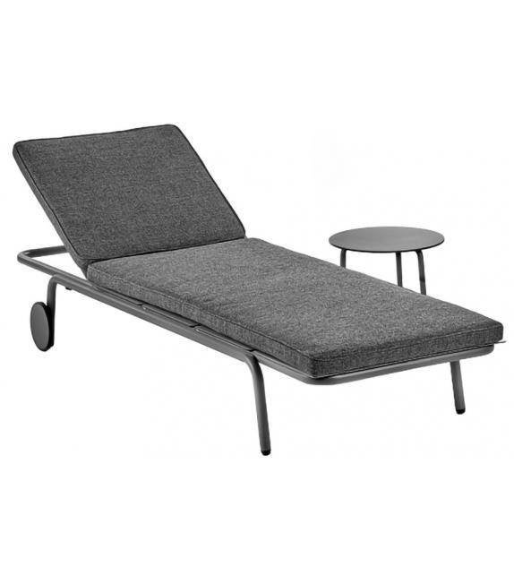 Ligstoel SERAX + kussen + 2 tafeltjes, Tuin en Terras, Ophalen, Gebruikt, Aluminium, Verrijdbaar