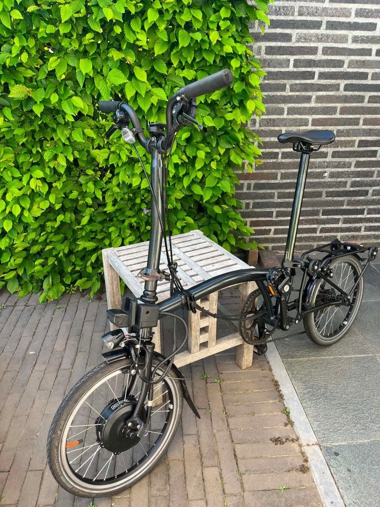 Brompton Electric P Line - 4 speed met rek, hoog stuur, 2022, Fietsen en Brommers, Ophalen, Brompton, 16 tot 18 inch, Versnellingen