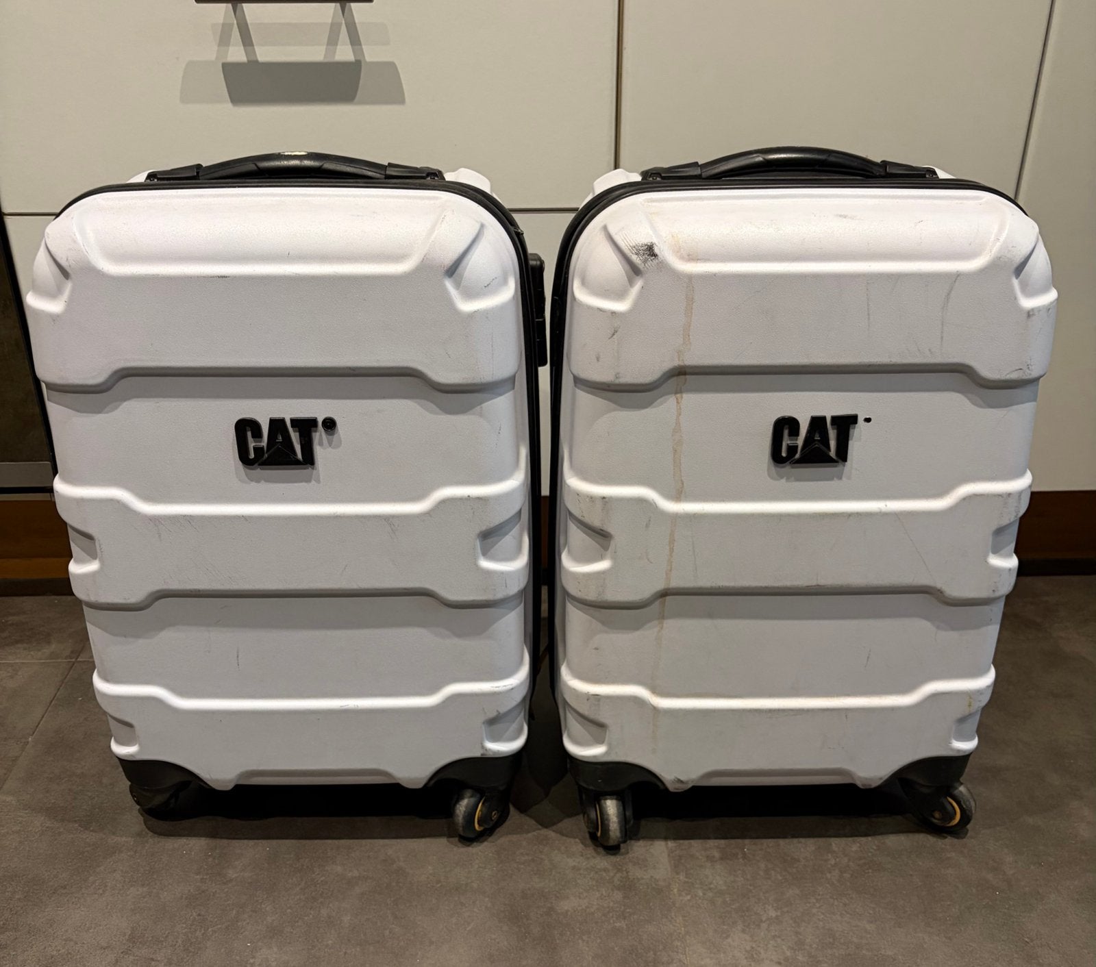 Set van 2 kleine CAT koffers, Motoren, Ophalen, Gebruikt
