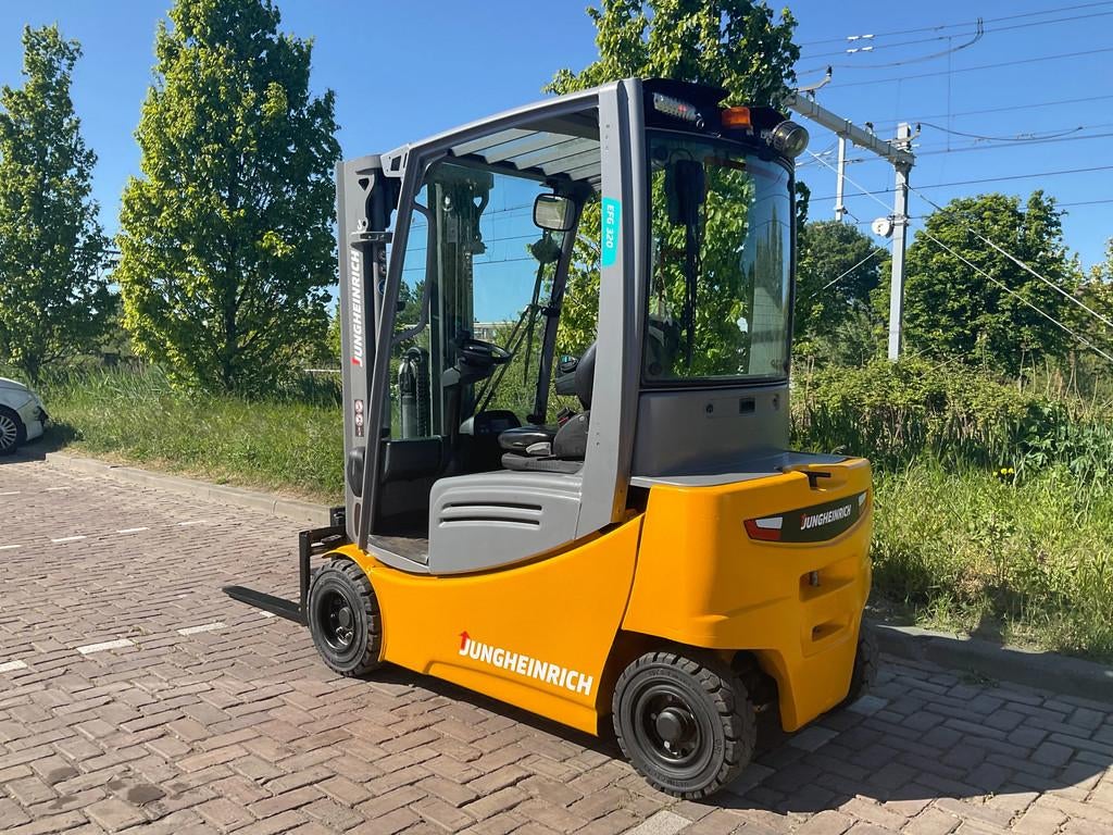 Jungheinrich EFG320 2000KG 4.40METER HEFTRUCK, Articles professionnels, Machines & Construction | Chariots élévateurs & Transport interne